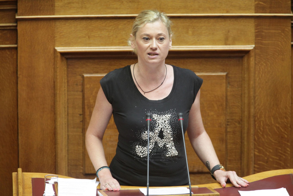 Ραχήλ Μακρή: από τα κάγκελα στο ημιμόνιμο