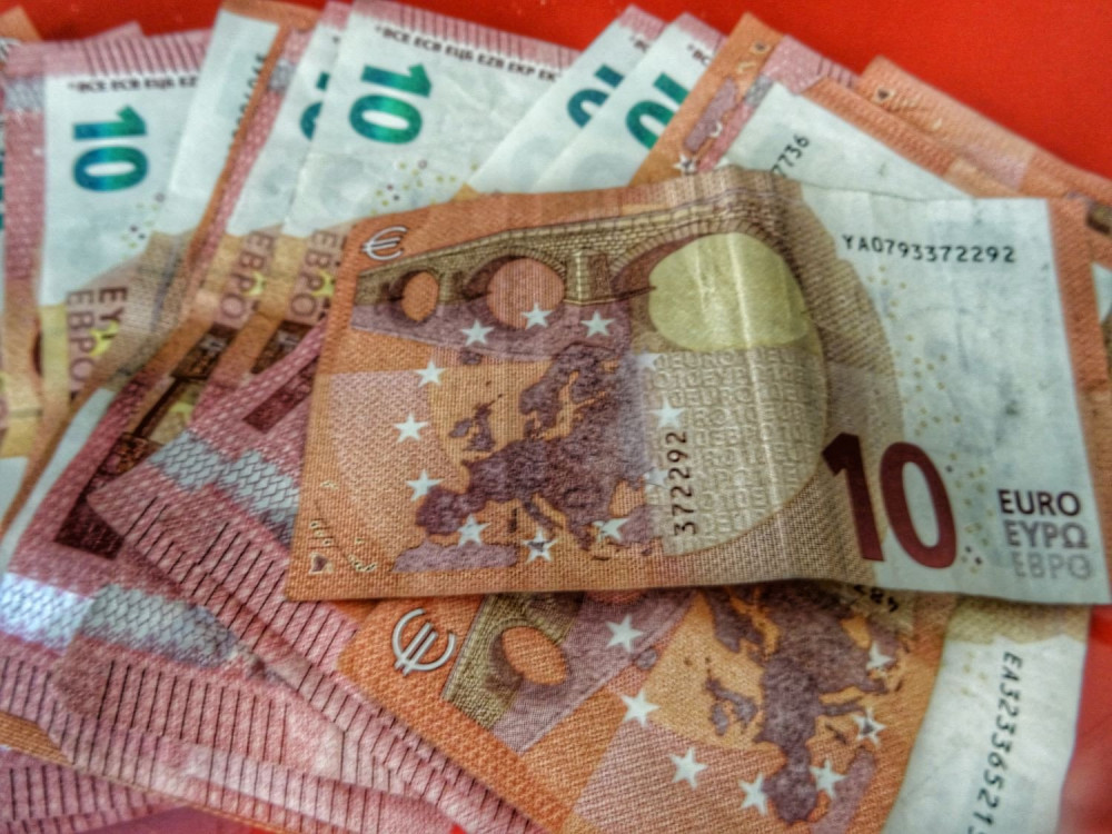 Πληρωμές e-ΕΦΚΑ-ΔΥΠΑ: Πάνω από 49 εκατ. ευρώ σε σχεδόν 40.000 δικαιούχους έως 17 Απριλίου