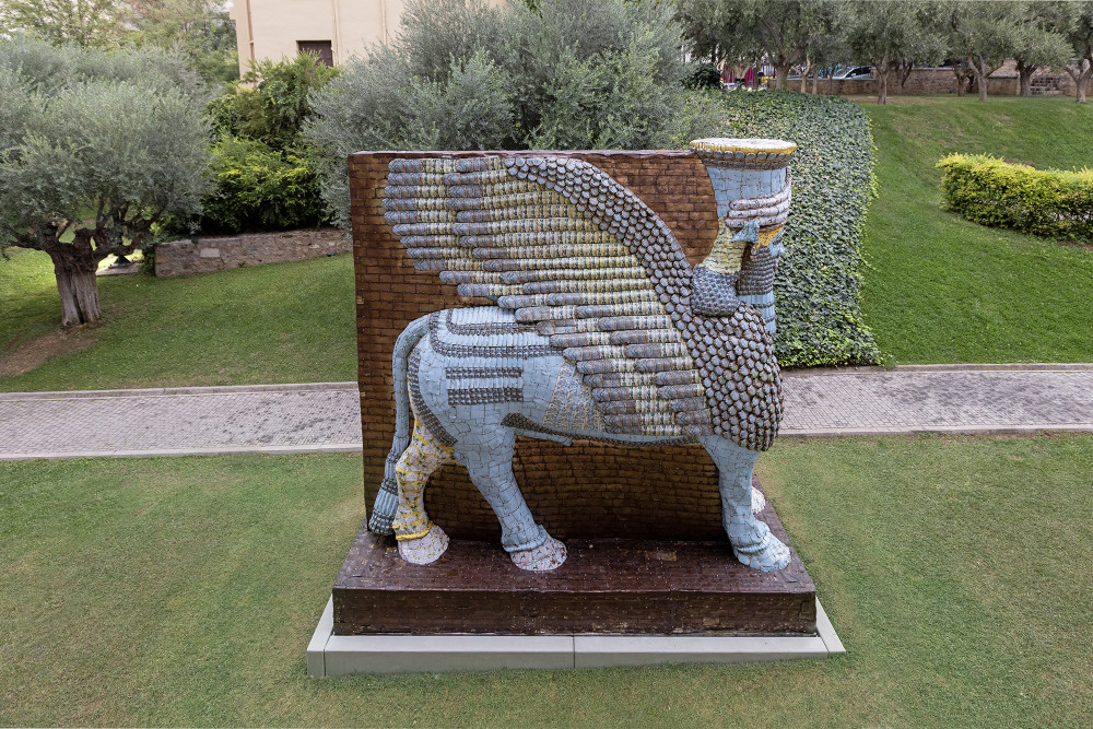 Μουσείο Ακρόπολης: Το Lamassu of Nineveh σε συνομιλία με την ανασκαφή και την αρχαία πόλη