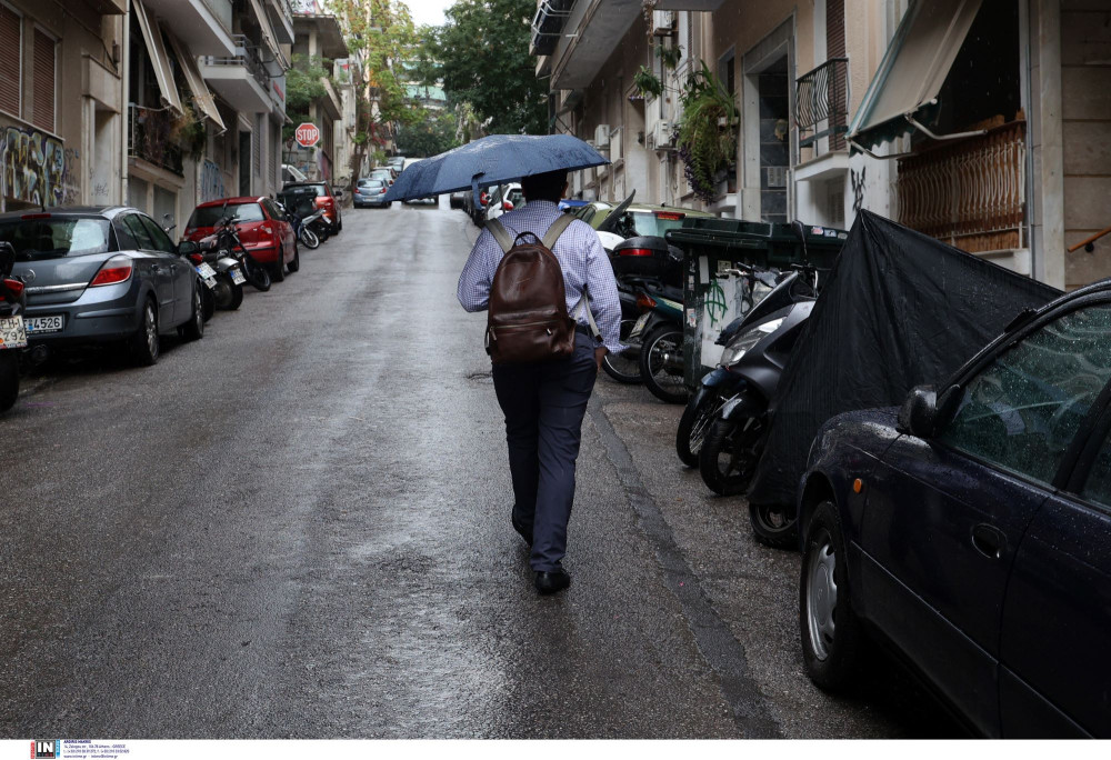 Καιρός: πέφτει η θερμοκρασία - Πού θα βρέξει