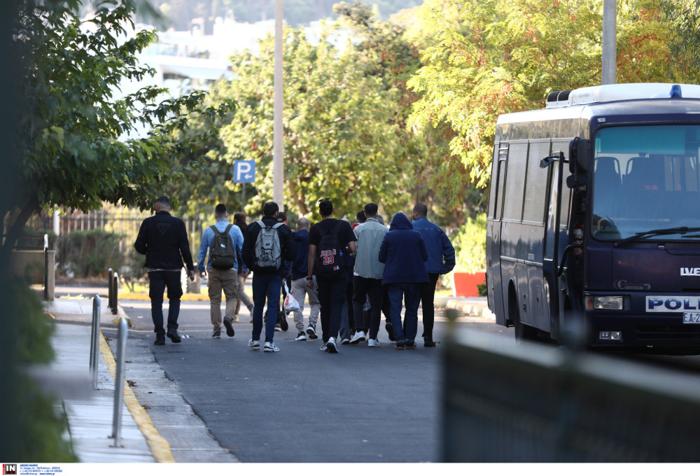 Κύκλωμα με παράνομες επιστροφές ΦΠΑ: εννέα οδηγήθηκαν στη φυλακή μετά τις απολογίες