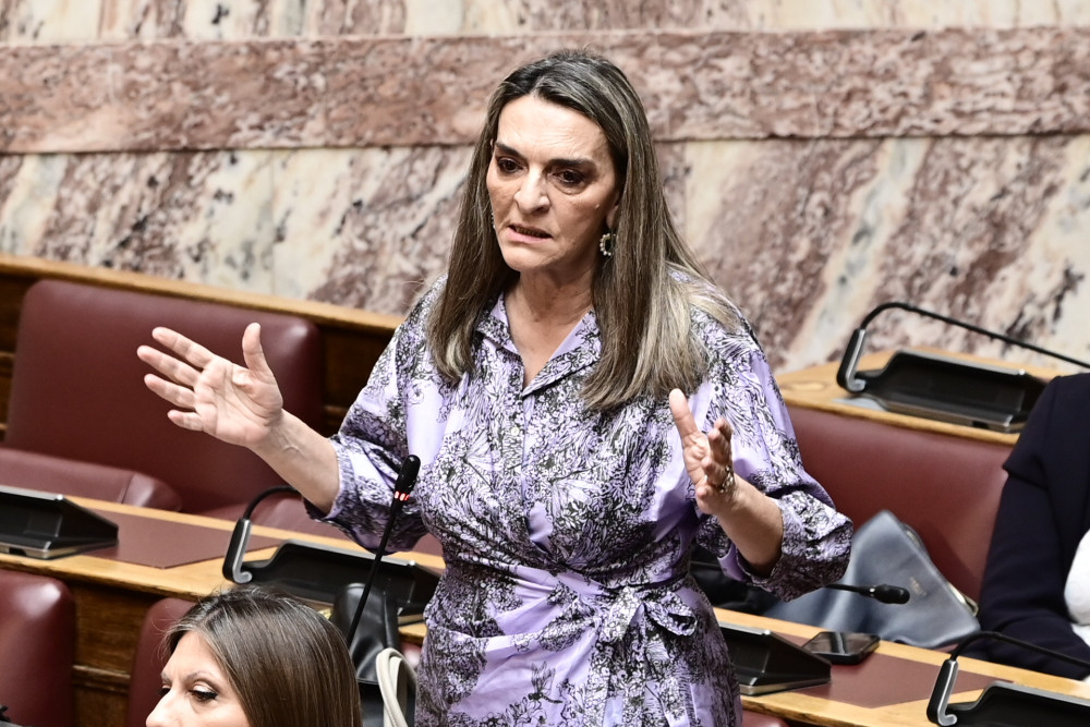 Η Πέρκα ανακοίνωσε ότι την απήγαγαν Ισραηλινοί από το σαλόνι της και προκάλεσε χαμό στα social media