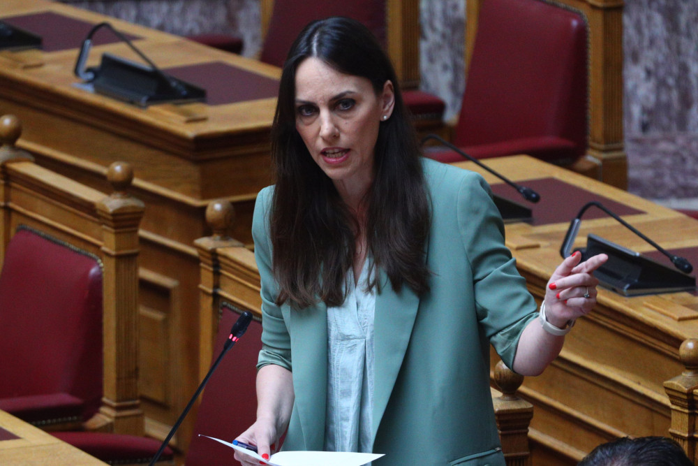 Βιβή Χαραλαμπογιάννη: Διπλασιάζεται το μπόνους των δημοσίων υπαλλήλων
