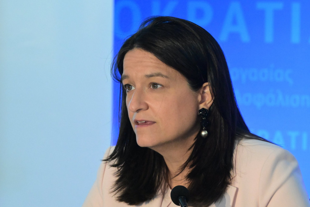 Ιστορική συμφωνία για την επαναφορά των συλλογικών συμβάσεων - Ανακοινώσεις Κεραμέως