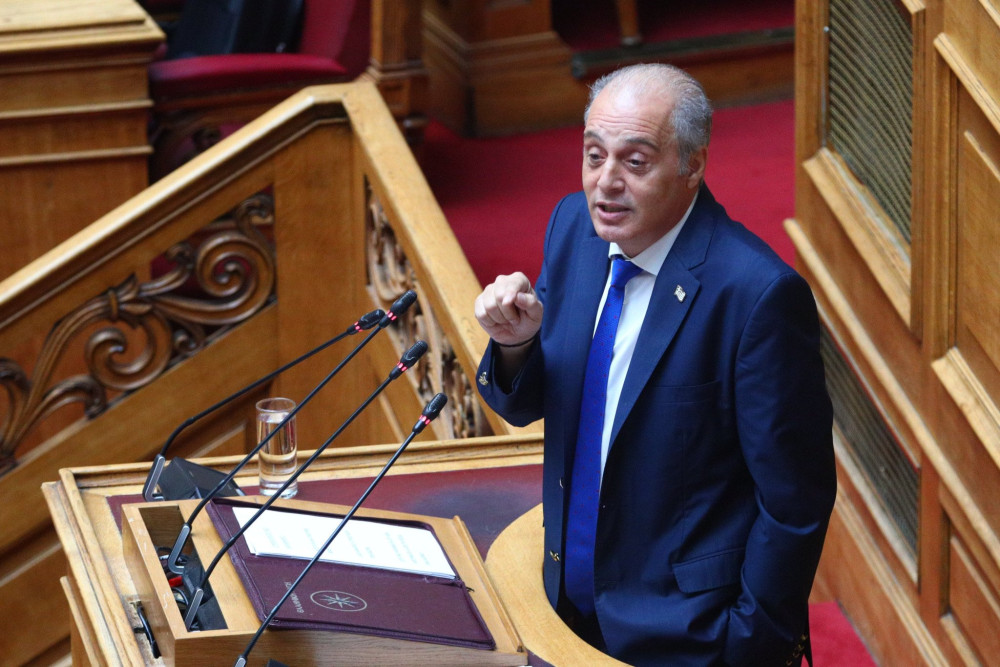 Βελόπουλος: ο λαϊκισμός που διχάζει την κοινωνία