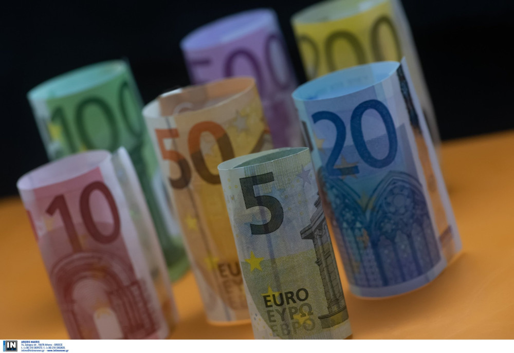 Αυξήσεις μισθών, μειώσεις φόρων και επιδόματα - Πώς θα κατανεμηθούν €2,5 δισ. ως τον Απρίλιο