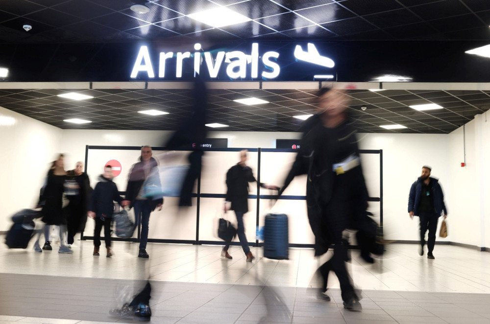 Κυβερνοεπίθεση στα ευρωπαϊκά αεροδρόμια: ακυρώσεις, καθυστερήσεις, έλεγχος με μολύβι και χαρτί