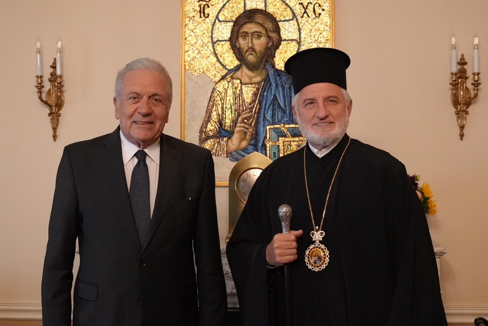 Αβραμόπουλος: συναντήθηκε με τον Αρχιεπίσκοπο Αμερικής Ελπιδοφόρο