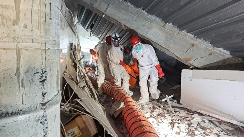 Τραγωδία στην Ινδονησία: 54 νεκροί από κατάρρευση σχολείου