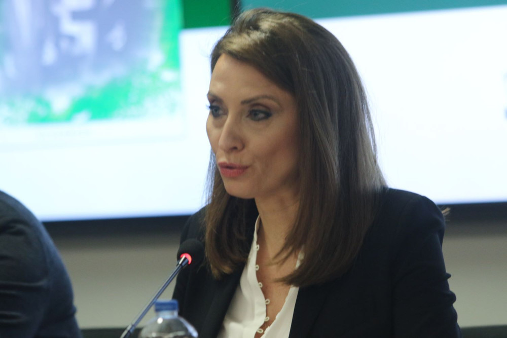Η Νίνα Κασιμάτη και η αιφνίδια συγκίνηση για την ελληνική σημαία