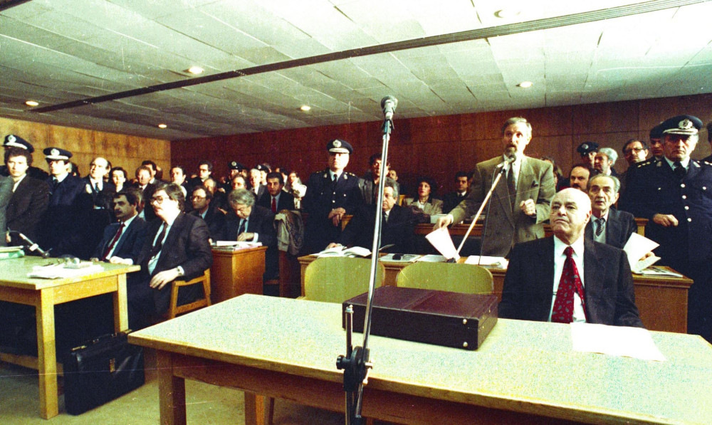 Σαν σήμερα, η «Δίκη του Αιώνα» και το σκάνδαλο Κοσκωτά