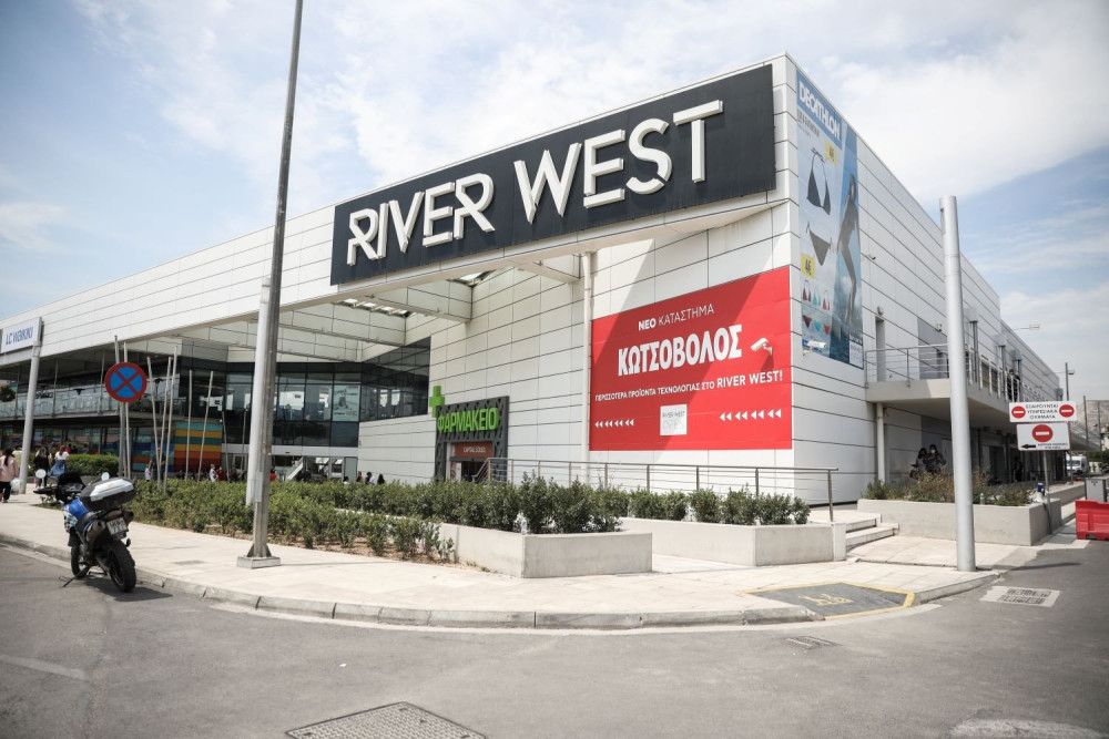 Εκκενώνεται το  River West μετά από τηλεφώνημα για βόμβα