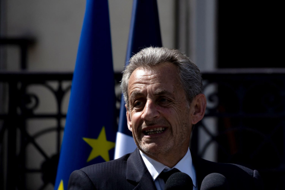 Ο Νικολά Σαρκοζί οδηγείται στη φυλακή στις 21 Οκτωβρίου