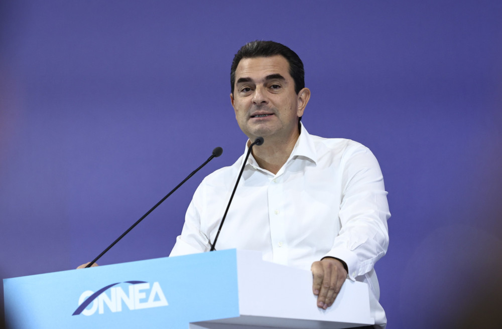 Σκρέκας: Ο Αλέξης Τσίπρας δεν είναι χρήσιμος για τη χώρα