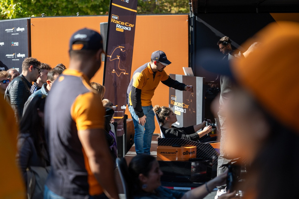 Η Πάτρα μπαίνει στον… χάρτη της Formula 1 - Το showcar της McLaren F1 Team στην πλατεία Τριών Συμμάχων