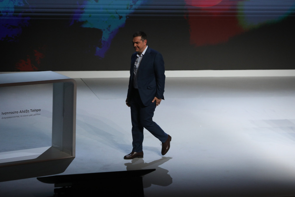 Ο Τσίπρας εκτός Βουλής, εκτός ρυθμού και -όπως δείχνουν οι πολίτες- εκτός παιχνιδιού