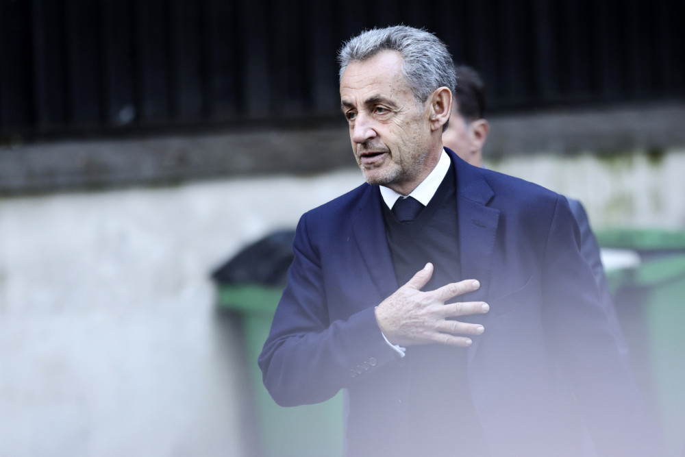 Σε επιτήρηση τρεις κρατούμενοι για τις απειλές εναντίον του Σαρκοζί - «Σκιά» του δύο φύλακες όλο το 24ωρο