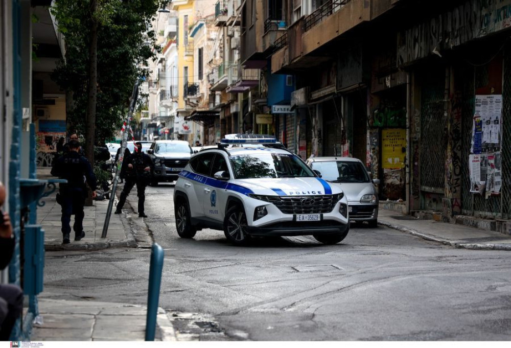 Συναγερμός για ύποπτο αντικείμενο στα Εξάρχεια - Αποκλεισμένη η Χαριλάου Τρικούπη και οι γύρω δρόμοι