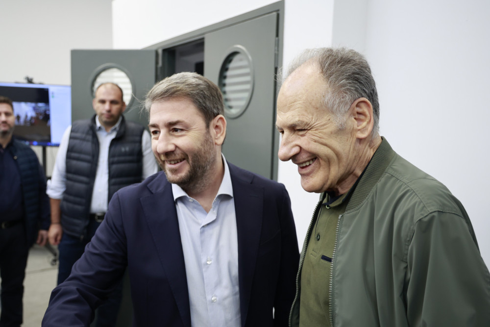 Ο Ανδρουλάκης ανησυχεί για Τσίπρα και επιστρατεύει το «βαθύ ΠΑΣΟΚ»: Λαλιώτη, Σκανδαλίδη, Σαλαγιάννη