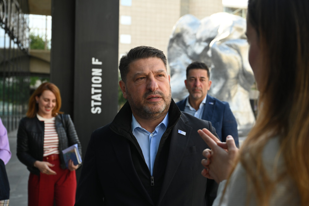 Χαρδαλιάς: 20 απινιδωτές σε κτήρια της Περιφέρειας Αττικής - «Η ζωή μπορεί να κριθεί μέσα σε λίγα δευτερόλεπτα»