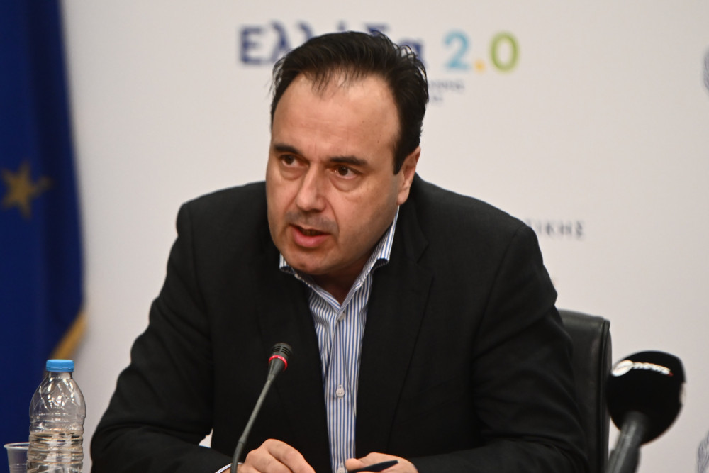 Παπαστεργίου: Πού και πότε θα τοποθετηθούν κάμερες - Και τι αλλάζει με το kids wallet