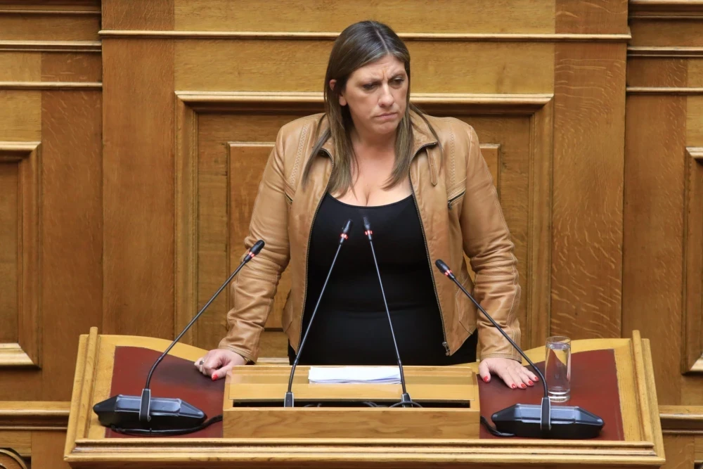 Ομοβροντία κατά της Κωνσταντοπούλου στο διαδίκτυο για την αποχώρησή της από τον ΣΚΑΪ