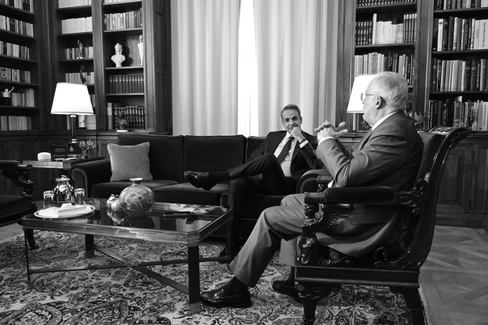 Μητσοτάκης σε Τασούλα για Μνημείο Άγνωστου Στρατιώτη: Να διαφυλάξουμε τον χαρακτήρα του