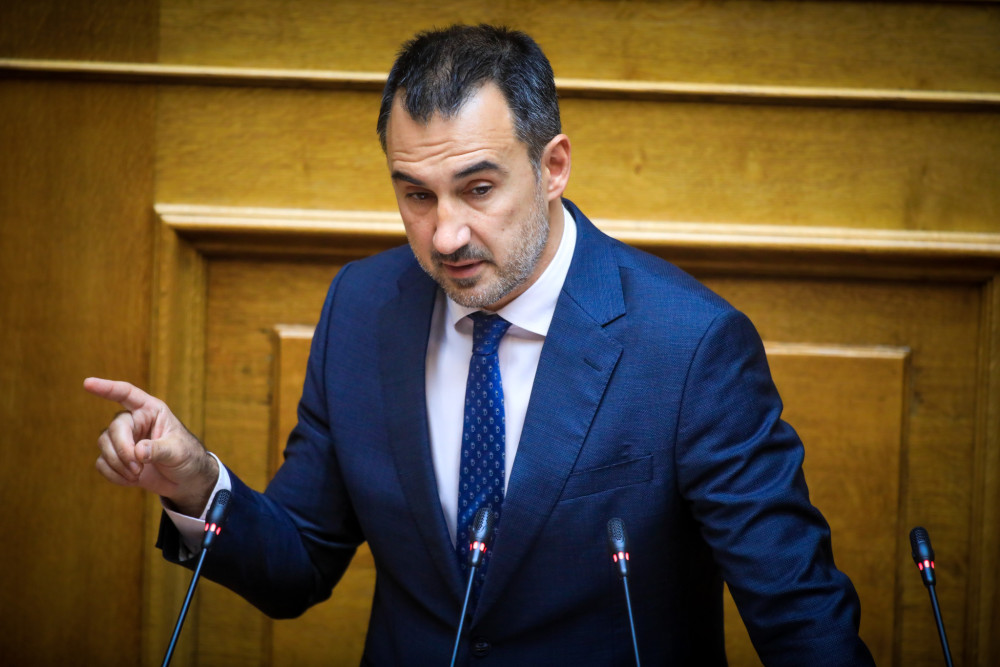 Το «τερμάτισε» ο Χαρίτσης: καταγγέλλει «στρατιωτικοποίηση» στον Άγνωστο Στρατιώτη