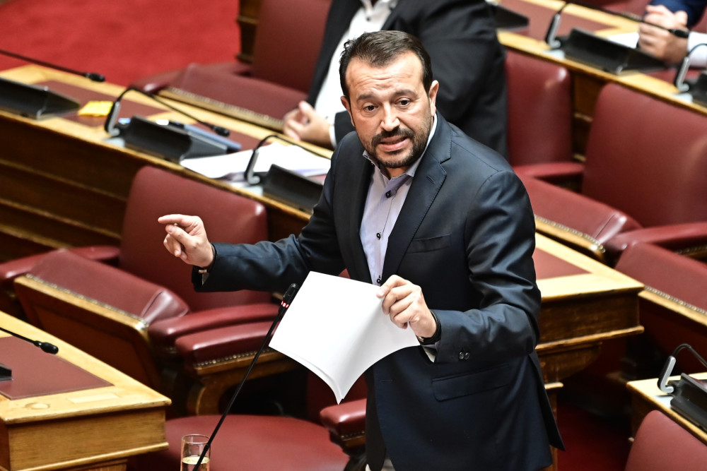 Νίκος Παππάς: Ο «13-0» από τη Βουλή στο θέατρο της δημαγωγίας για τον Άγνωστο Στρατιώτη