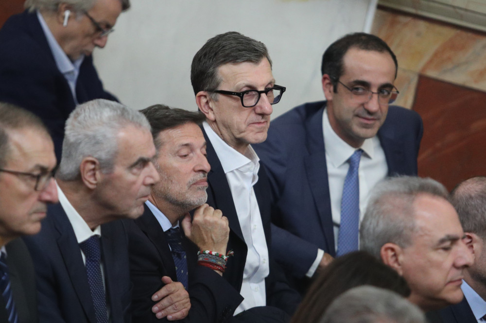 Πλήθος κόσμου στην ειδική τελετή επίδοσης τιμητικού τόμου στον Γιάννη Στουρνάρα (photos)