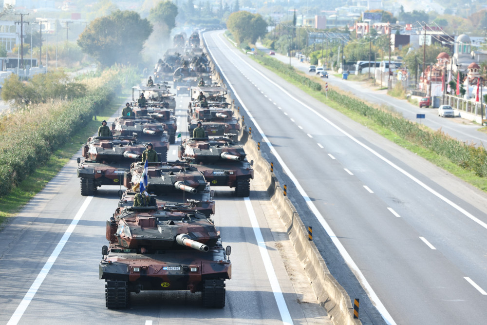 Θεσσαλονίκη: εντυπωσιακή πρόβα για τη στρατιωτική παρέλαση της 28ης Οκτωβρίου (video-photos)