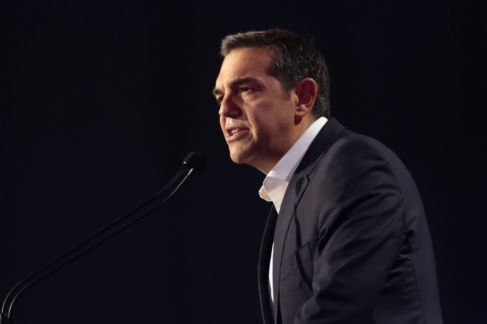 Άσπρος Τσίπρας-μαύρος Τσίπρας, αρκεί να πιάνει χάννους στις θάλασσες