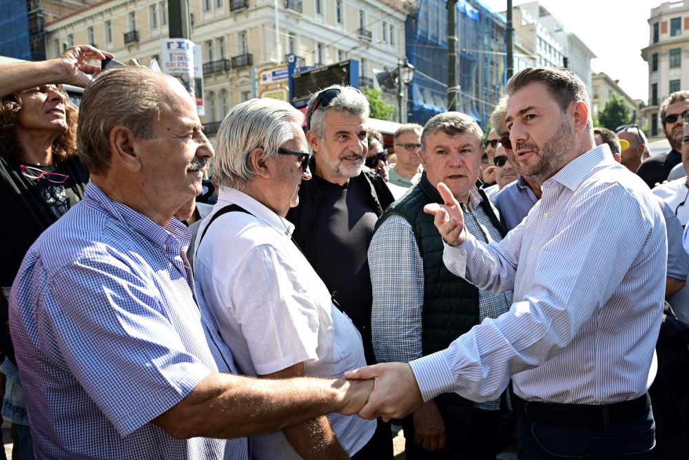 Βρήκαμε το νέο παιδί του λαού: ο Ανδρουλάκης σε ρόλο Τσίπρα και… Κασσελάκη