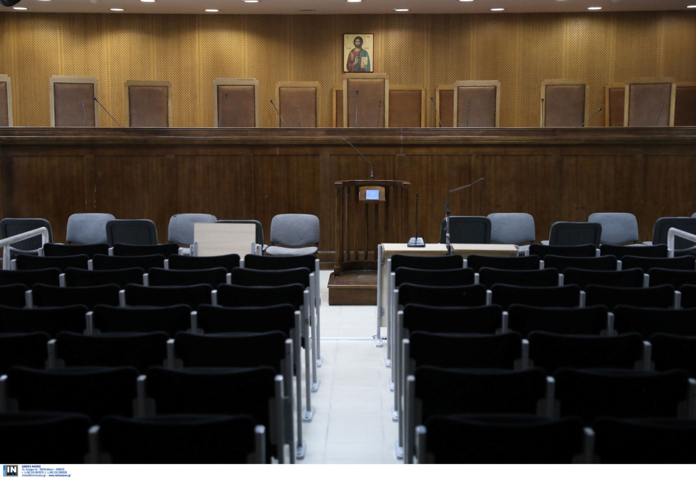 Οι... σαμποτέρ της Δικαιοσύνης συνεχίζουν να παίζουν με τη λάσπη