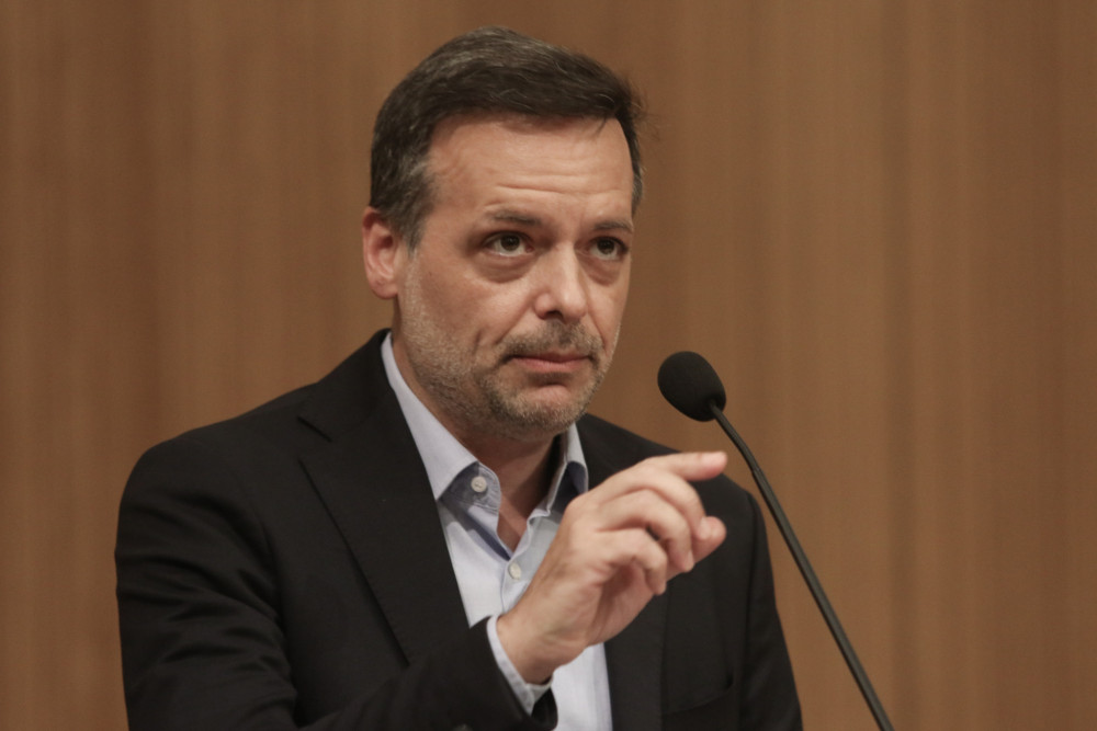 Χάρης Δούκας: ράβδος εν γωνία, άρα βρέχει...