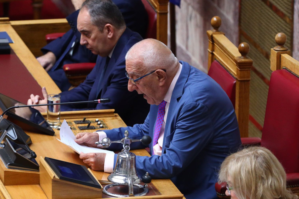 Έντονα προβληματισμένος ο Νικήτας Κακλαμάνης: «Από τις 27 Οκτωβρίου κόφτης στα μικρόφωνα της Βουλής»