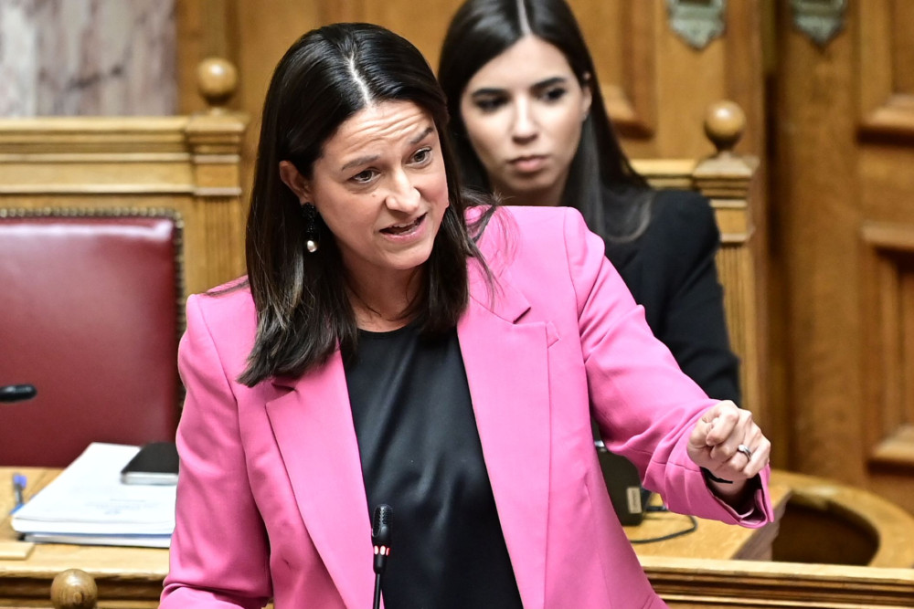 Κεραμέως: «Θέλετε να αποσύρουμε ν&#x2F;σ που ενισχύει εργαζόμενους;» - Θα ζητηθεί ονομαστική ψηφοφορία