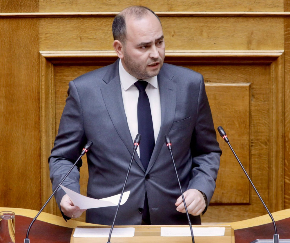 Λάκης Βασιλειάδης στο «Μανιφέστο»: Η πολιτική τού σήμερα και η πολιτική τού χθες