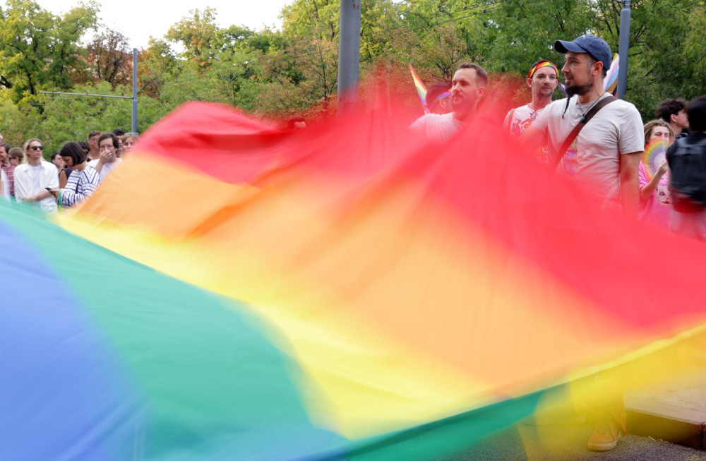 Η Κομισιόν ενέκρινε τη νέα στρατηγική ισότητας ΛΟΑΤΚΙ+ για το 2026-2030