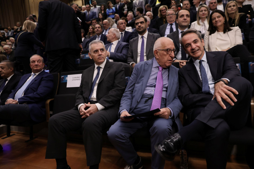 Κακλαμάνης: Θετικές οι επιδράσεις της Τεχνητής Νοημοσύνης - Μπορεί να δώσει ώθηση σε κρίσιμους τομείς