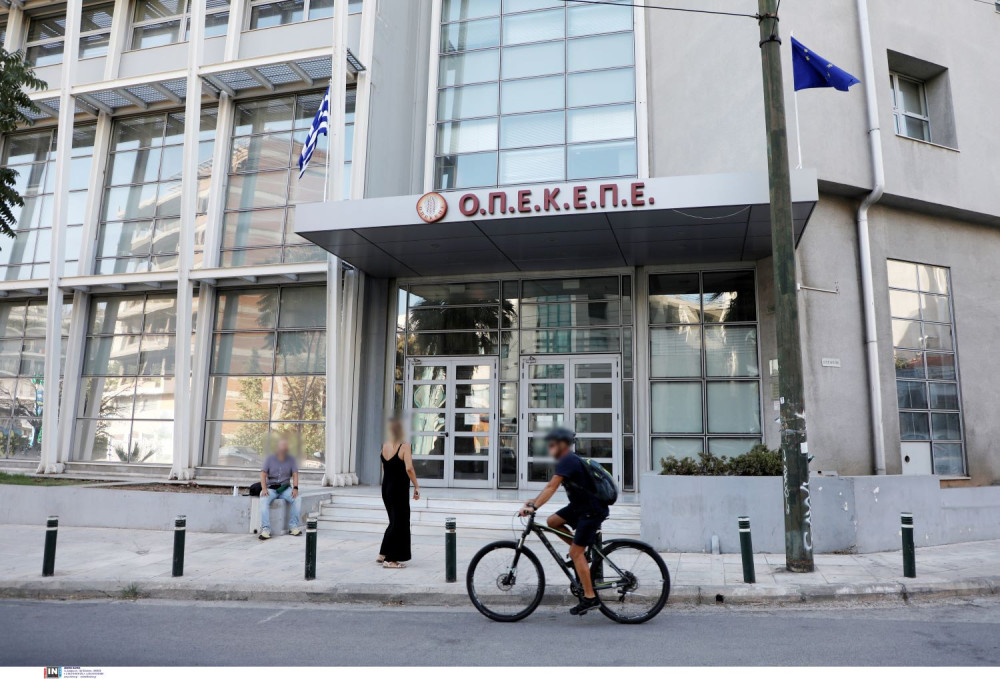 ΟΠΕΚΕΠΕ:  οκτώ αυτοκίνητα και  2,5 εκατ. ευρώ  κατείχε αδικαιολόγητα ο «Φραπές»
