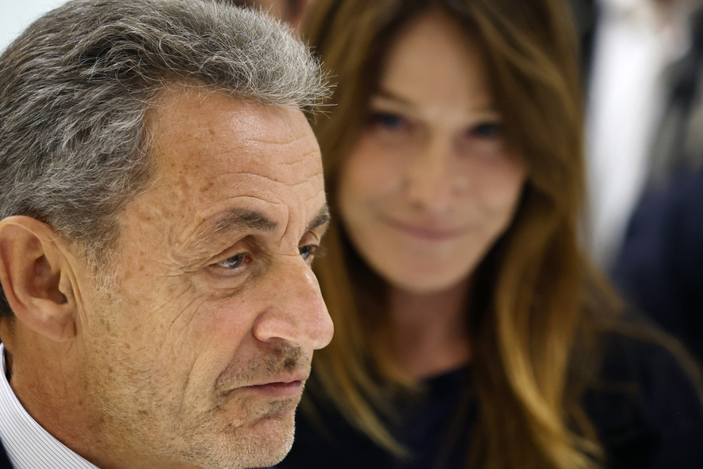 Αποχαιρετιστήριο δείπνο για τον Σαρκοζί λίγο πριν τη φυλακή - «Ό,τι συνέβη σε μένα, μπορεί να συμβεί σε όλους»