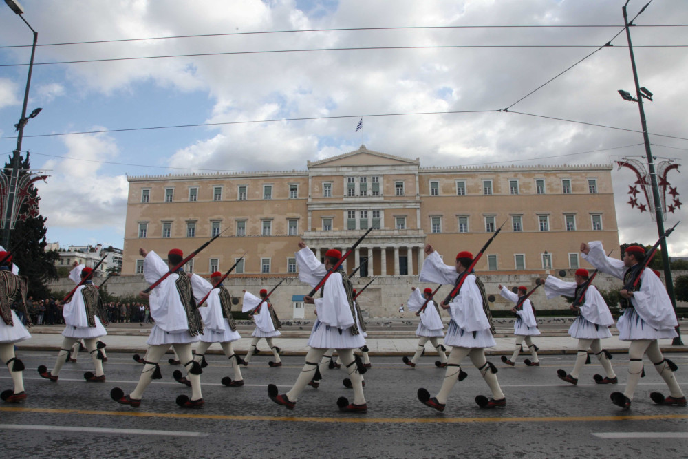 Βουλή: στην Ολομέλεια η τροπολογία για τον Άγνωστο Στρατιώτη - Παρέμβαση από τον πρωθυπουργό