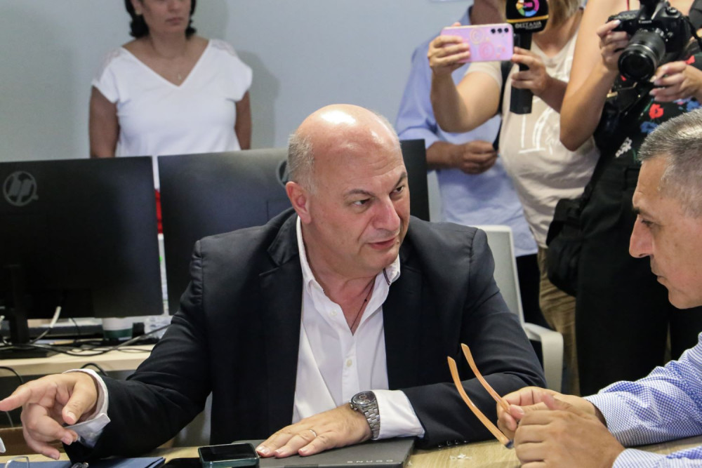 Αλγεινή εντύπωση προκάλεσε η σιωπή Κουρέτα στην τηλεδιάσκεψη της ΕΝΠΕ