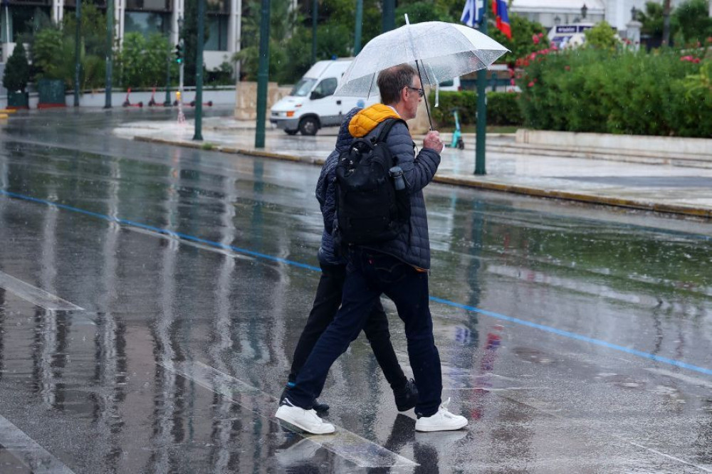 Καιρός: κακοκαιρία από το απόγευμα - Πού θα «χτυπήσουν» οι βροχές και οι καταιγίδες