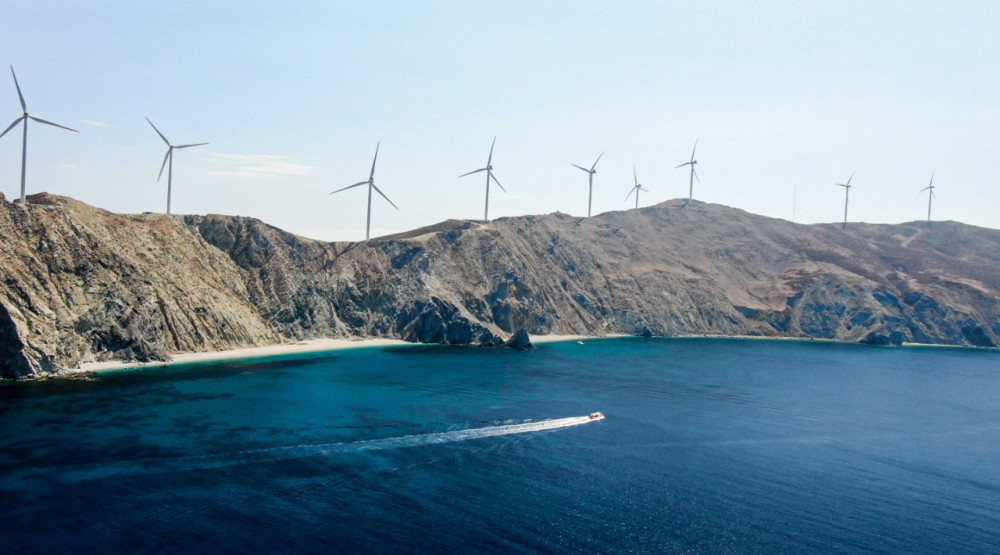 Το ΚΚΕ ανακαλύπτει ξανά τον… καπιταλισμό - και θυμάται να διαμαρτυρηθεί για τις ΑΠΕ