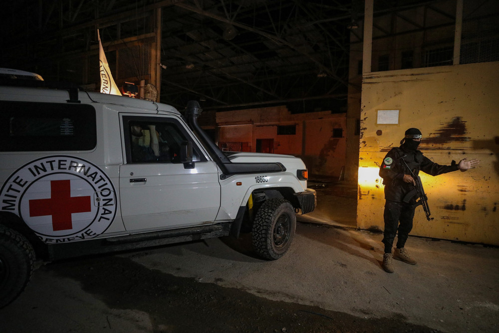 Το Ισραήλ παρέλαβε από τον Ερυθρό Σταυρό τη σορό ομήρου από τη Γάζα