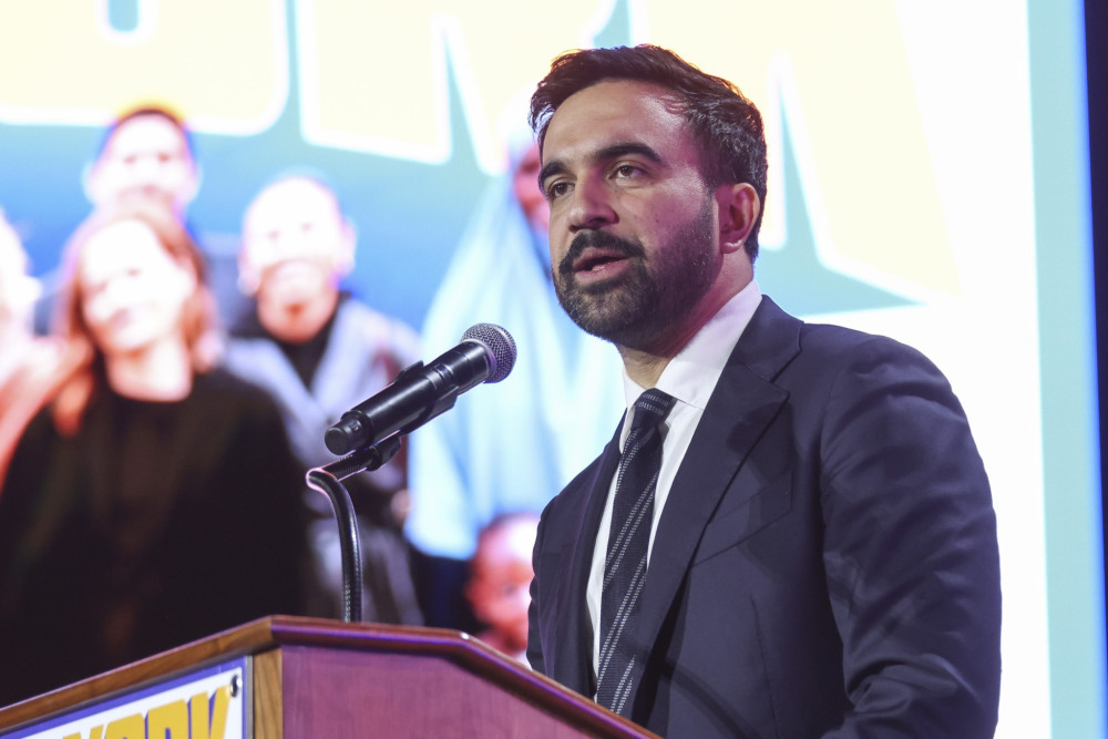 ΠΑΣΟΚ ή ΣΥΡΙΖΑ είναι ο Μαμντάνι; Μήπως με τον Αλέξη Τσίπρα;