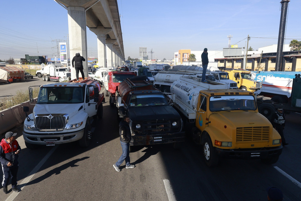 Λιθουανία: Σχεδόν 2.000 νταλίκες έχουν μπλοκαριστεί στη Λευκορωσία, αφού έκλεισαν τα σύνορα των δύο χωρών
