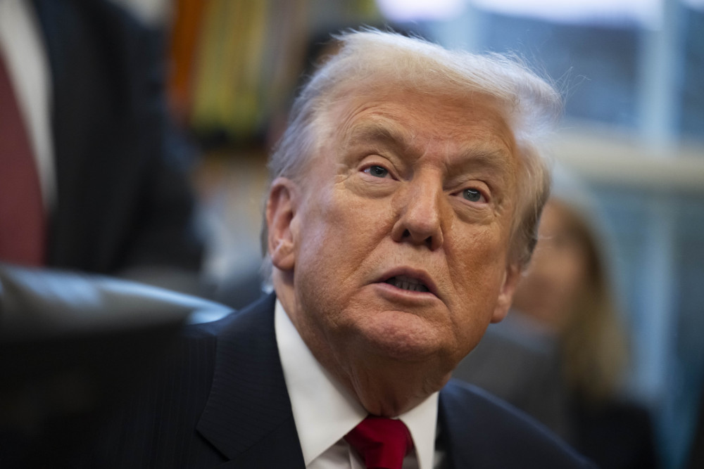 Αποκαλυπτικά email: ο Τζέφρι Επστάιν ισχυριζόταν ότι ο Ντόναλντ Τραμπ «γνώριζε για τα κορίτσια»